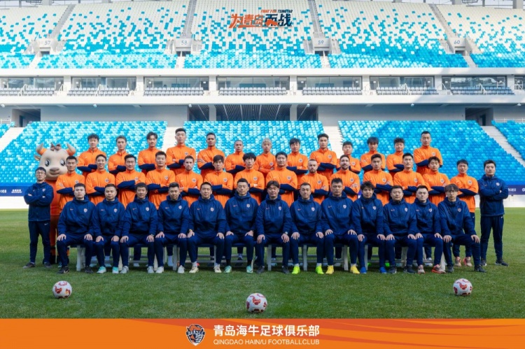 青島海牛一線隊(duì)名單：老將鄭龍、薩里奇坐鎮(zhèn)，金洋洋等新援在列